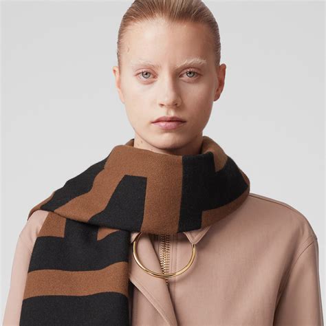 burberry scarf 2 tone|Logo Wool Scarf in Black .